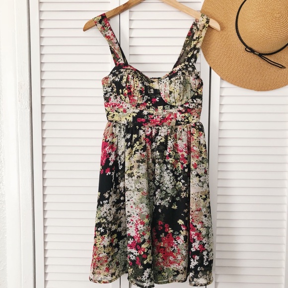 Candie's Dresses & Skirts - Candie’s Floral Spring/Summer Dress